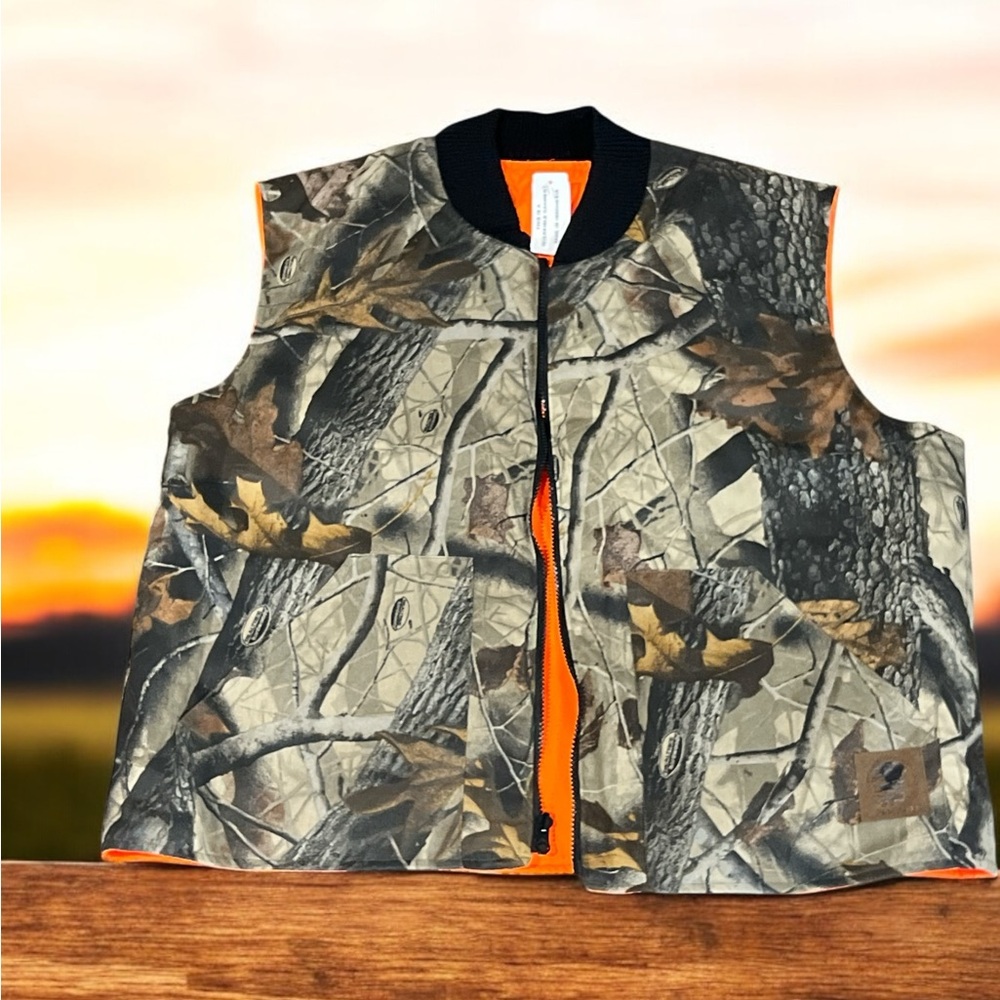 Realtree Hardwood Reversal Hunting Vest Size XL.